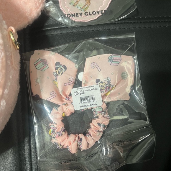 NWT Stoney Clover Lane X Minnie Sherpa crossbody- make an offer - Picture 8 of 9